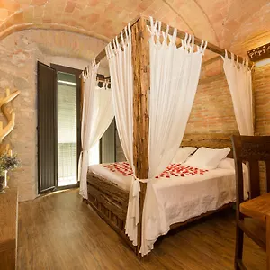 hotel-historic.catalonia-hotels.com/